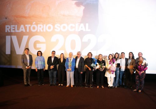 Relatório Social IVG 2022 - Pe. Vilson Groh e diretoria fizeram a entrega da Medalha Dr. Geraldo Nicodemos Righi Vieira