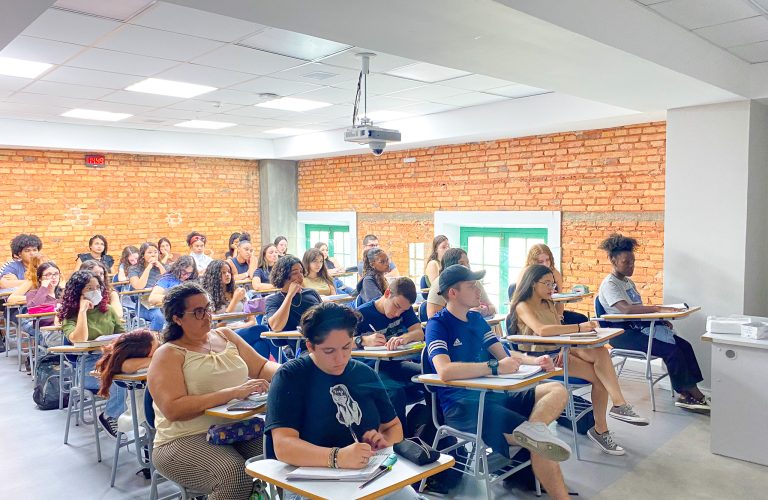 Pré-vestibular 2024 - Instituto Pe. Vlson Groh e COC Floripa